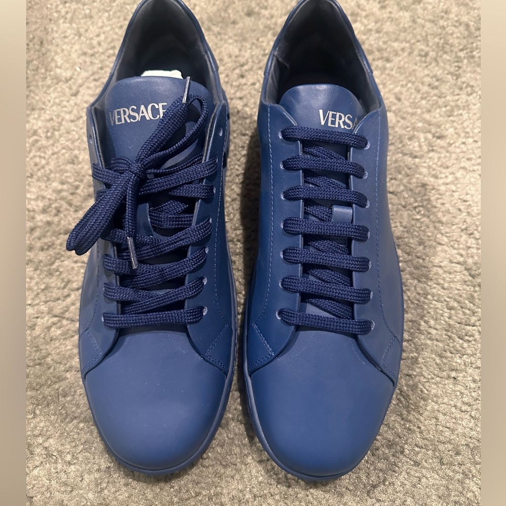 Brand new authentic Versace shoes size 42EU price is set because there is no box